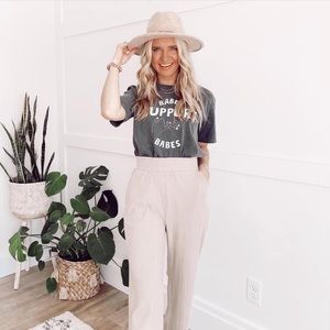 Babes Support Babes basic tee - The Muze Boutique